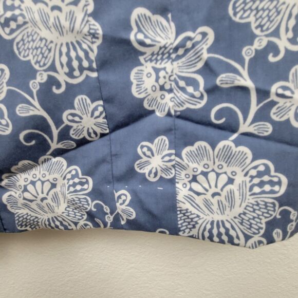 White Stag Blue & White Floral Button Up Shirt Wi/Altered Hem Sz 2X (18W-20W) - Picture 6 of 10